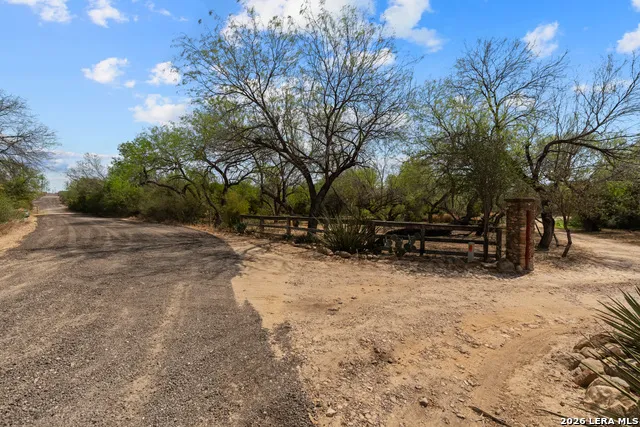 961 Pico Laredo, TX 78045