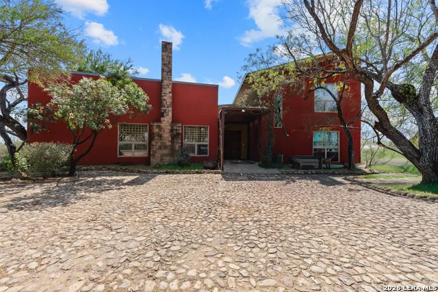 961 Pico Laredo, TX 78045