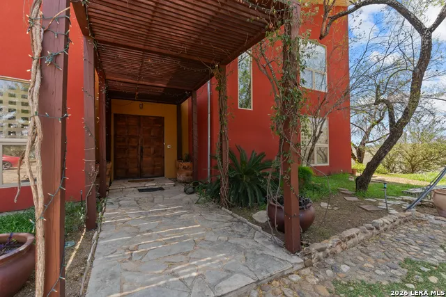 961 Pico Laredo, TX 78045