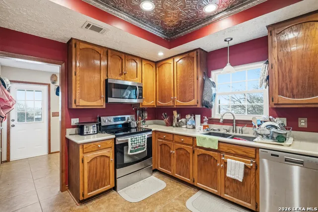 3940 us highway 90 Hondo, TX 78861