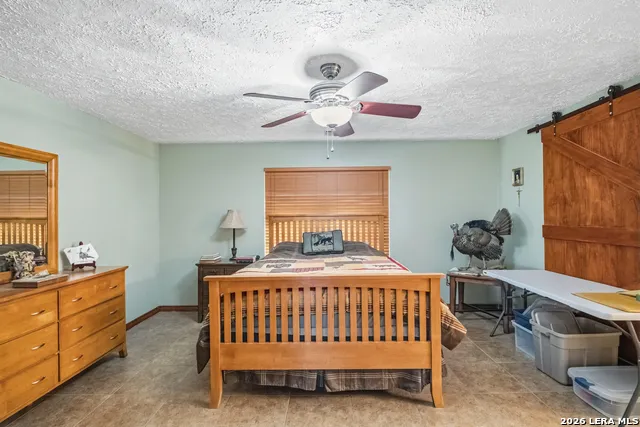 3940 us highway 90 Hondo, TX 78861
