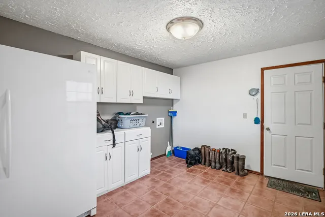 3940 us highway 90 Hondo, TX 78861