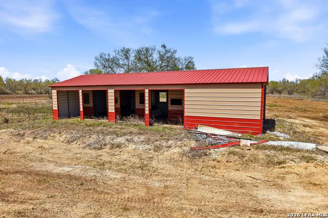 11515 Ford Adkins, TX 78101