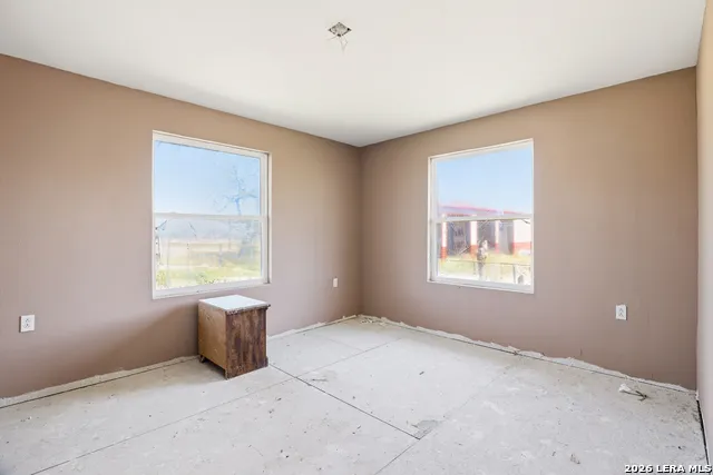 11515 Ford Adkins, TX 78101