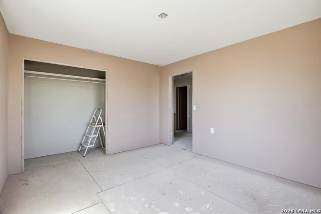 11515 Ford Adkins, TX 78101