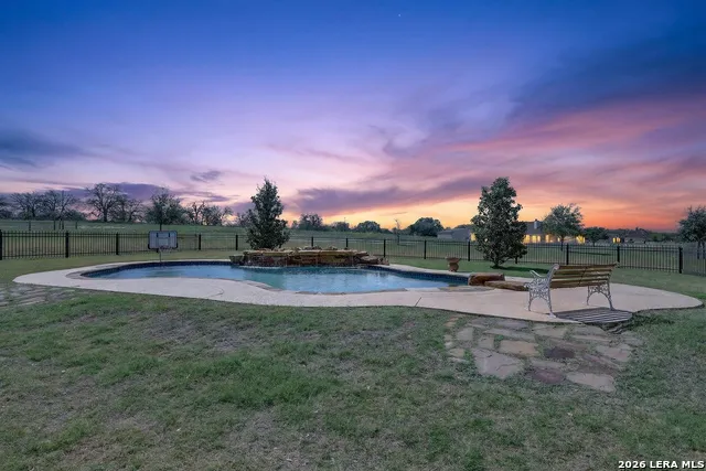 121 Abrego Mount Floresville, TX 78114