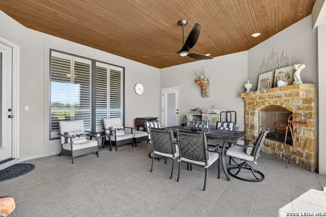121 Abrego Mount Floresville, TX 78114
