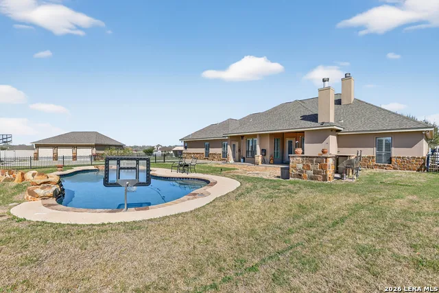 121 Abrego Mount Floresville, TX 78114