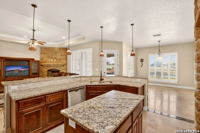 121 Abrego Mount Floresville, TX 78114