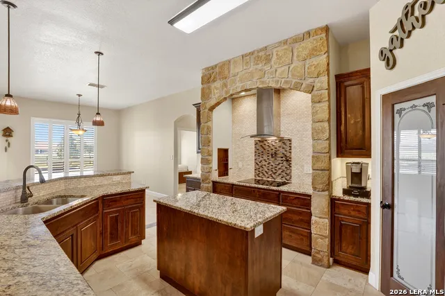 121 Abrego Mount Floresville, TX 78114