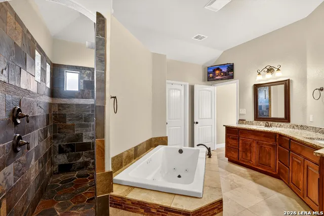 121 Abrego Mount Floresville, TX 78114