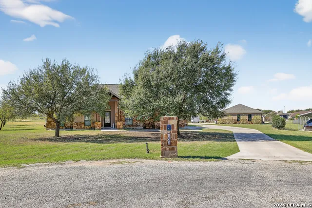 121 Abrego Mount Floresville, TX 78114