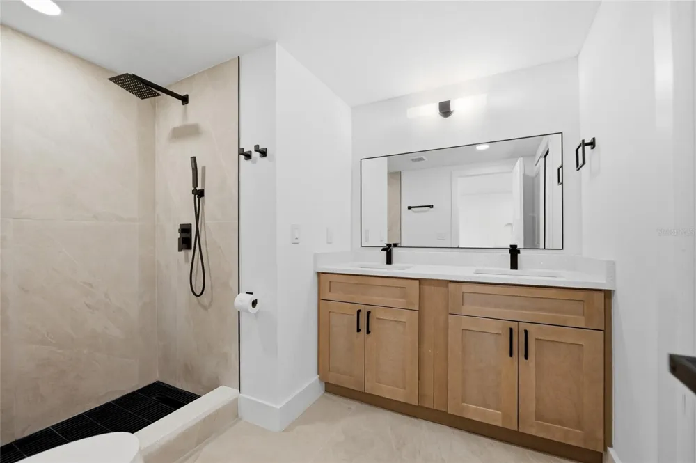 8602 BRIAR GROVE CIR Tampa, FL 33615