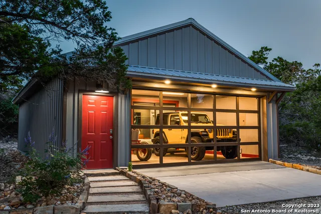 7870 Gage Ln Wimberley, TX 78676