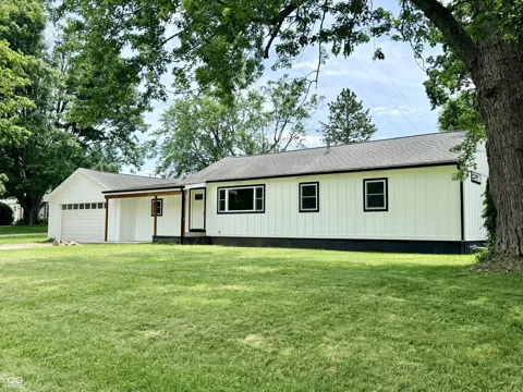 1595 W Us Highway 136