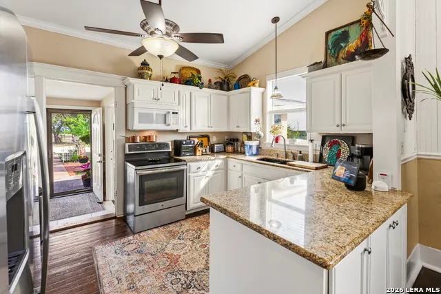 4515 STAPPER RD St Hedwig, TX 78152