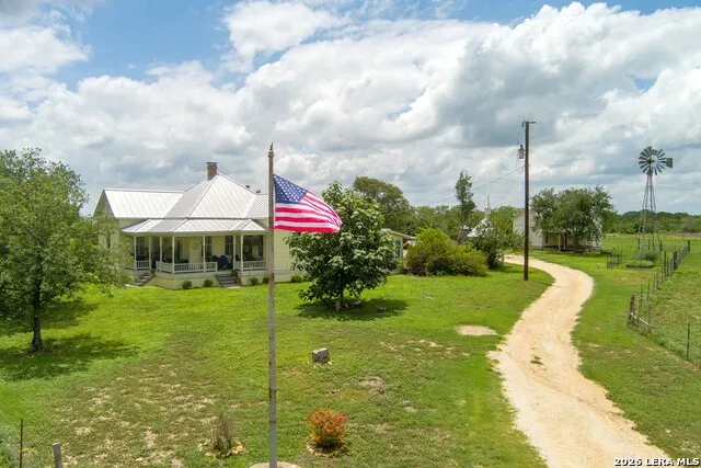 4515 STAPPER RD St Hedwig, TX 78152