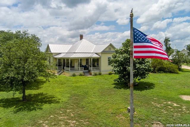 4515 STAPPER RD St Hedwig, TX 78152