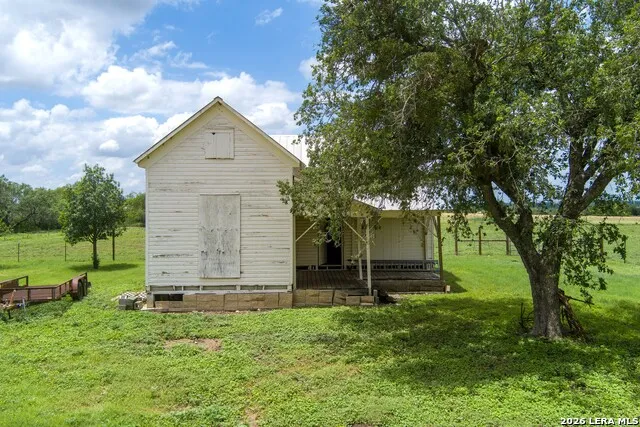 4515 STAPPER RD St Hedwig, TX 78152