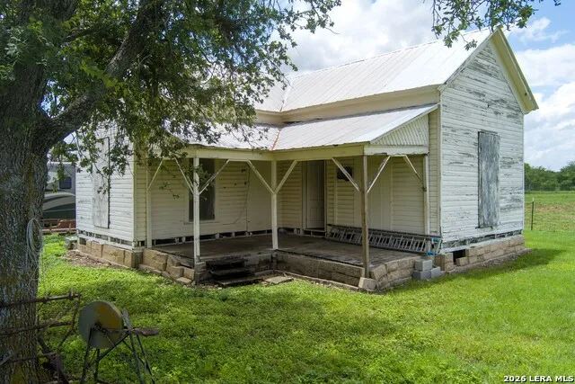 4515 STAPPER RD St Hedwig, TX 78152