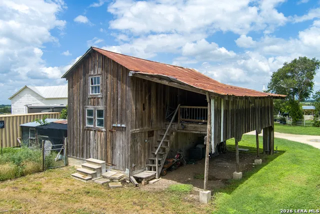 4515 STAPPER RD St Hedwig, TX 78152
