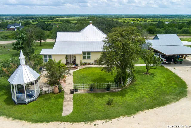 4515 STAPPER RD St Hedwig, TX 78152