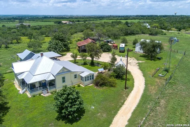 4515 STAPPER RD St Hedwig, TX 78152