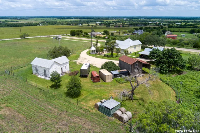 4515 STAPPER RD St Hedwig, TX 78152