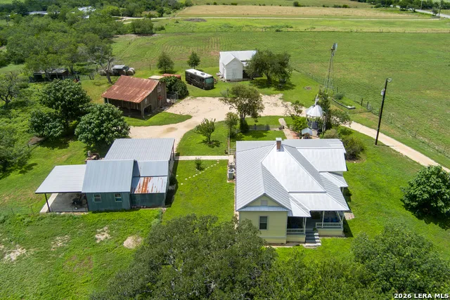 4515 STAPPER RD St Hedwig, TX 78152
