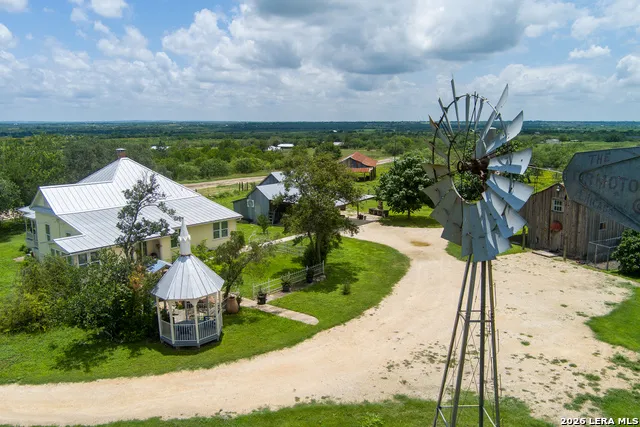 4515 STAPPER RD St Hedwig, TX 78152