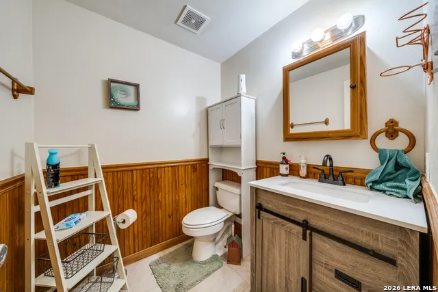 1855 BURR OAK LN Adkins, TX 78101