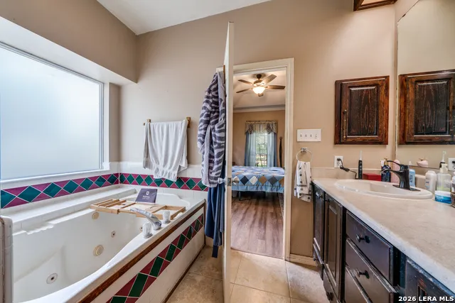 1855 BURR OAK LN Adkins, TX 78101