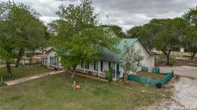 1855 BURR OAK LN Adkins, TX 78101