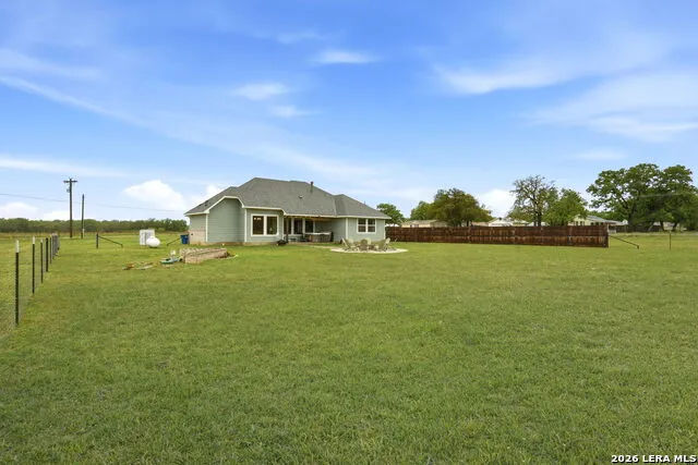 1302 COUNTRYSIDE BND Fredericksburg, TX 78624