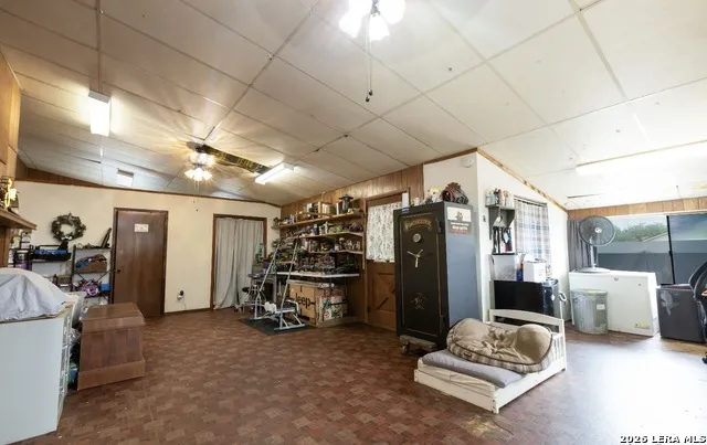 110 W BENTON AVE Devine, TX 78016