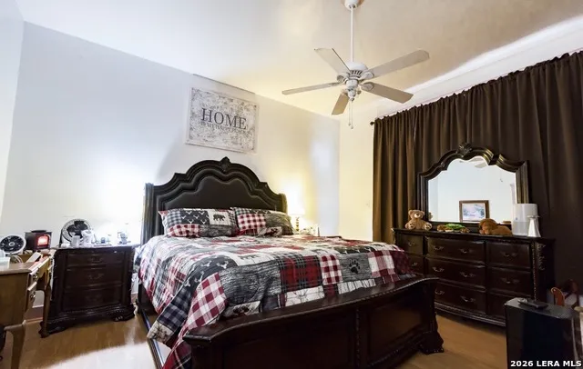 110 W BENTON AVE Devine, TX 78016