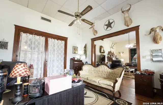 110 W BENTON AVE Devine, TX 78016