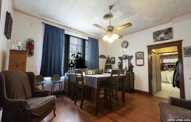 110 W BENTON AVE Devine, TX 78016