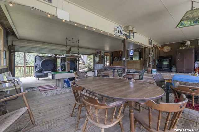 896 Rocky Creek Rd Medina, TX 78055