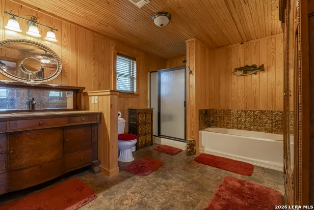 896 Rocky Creek Rd Medina, TX 78055