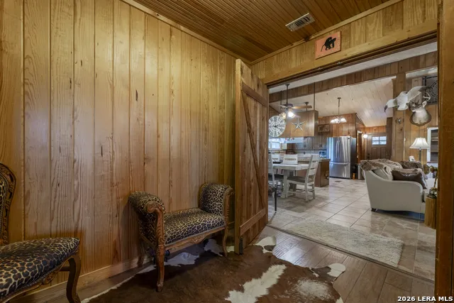 896 Rocky Creek Rd Medina, TX 78055
