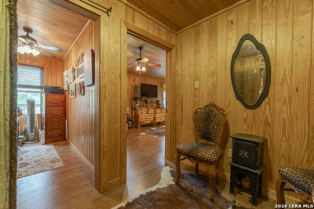 896 Rocky Creek Rd Medina, TX 78055