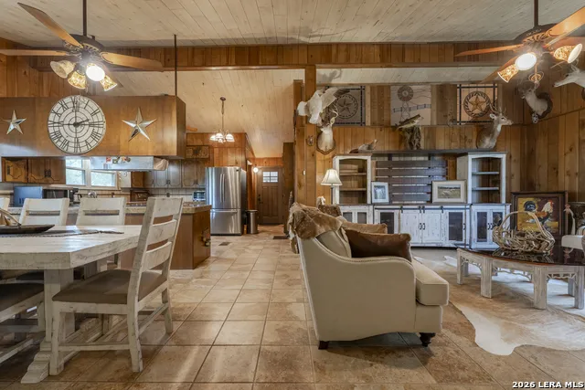 896 Rocky Creek Rd Medina, TX 78055