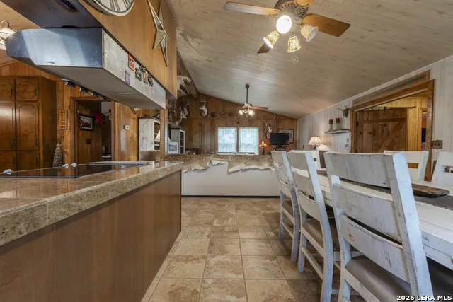 896 Rocky Creek Rd Medina, TX 78055