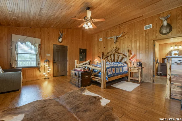 896 Rocky Creek Rd Medina, TX 78055