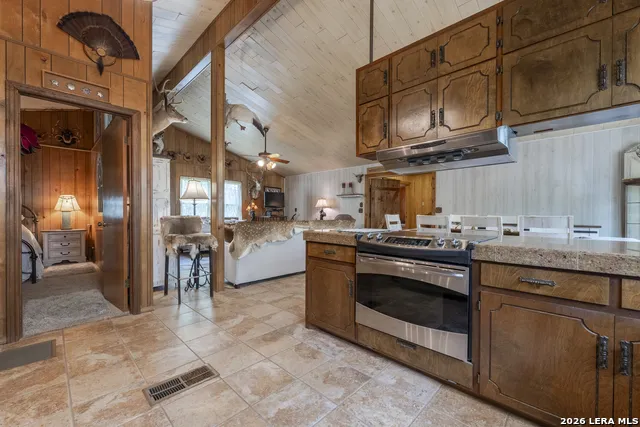 896 Rocky Creek Rd Medina, TX 78055