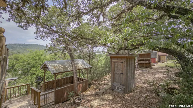 896 Rocky Creek Rd Medina, TX 78055