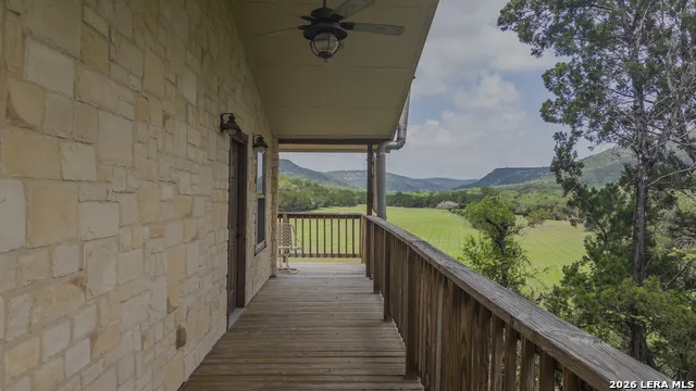 896 Rocky Creek Rd Medina, TX 78055