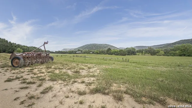 896 Rocky Creek Rd Medina, TX 78055