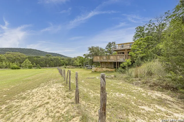 896 Rocky Creek Rd Medina, TX 78055